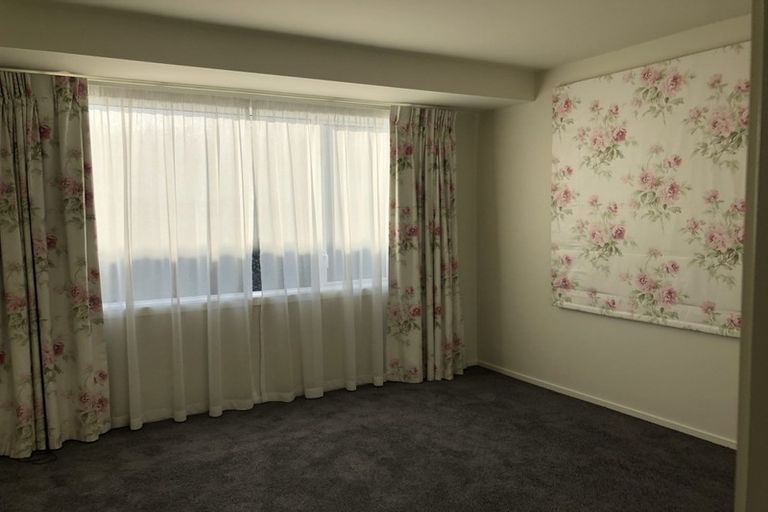 Photo of property in 12 Searells Road, Strowan, Christchurch, 8052