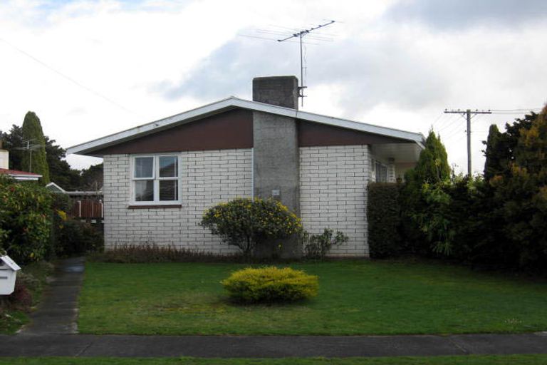 Photo of property in 19 Freyberg Street, Solway, Masterton, 5810