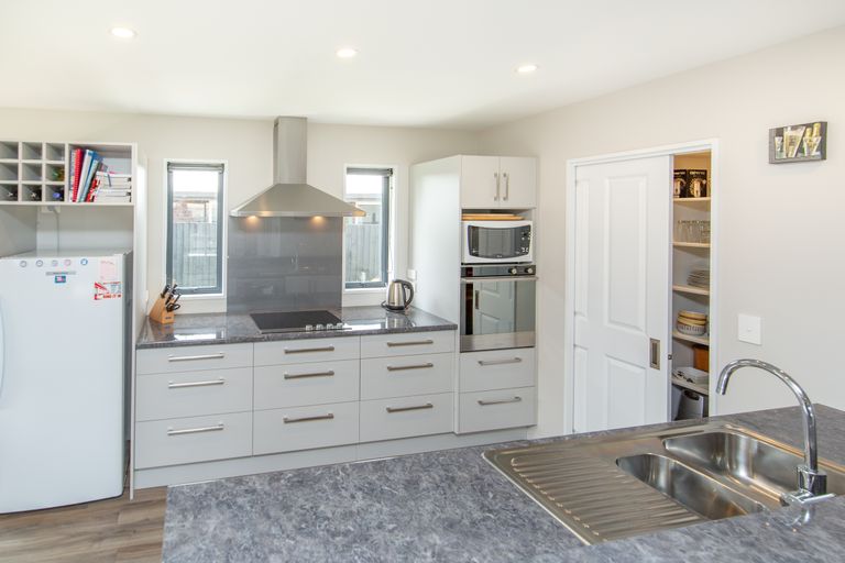 Photo of property in 28 Surfers Place, North New Brighton, Christchurch, 8083