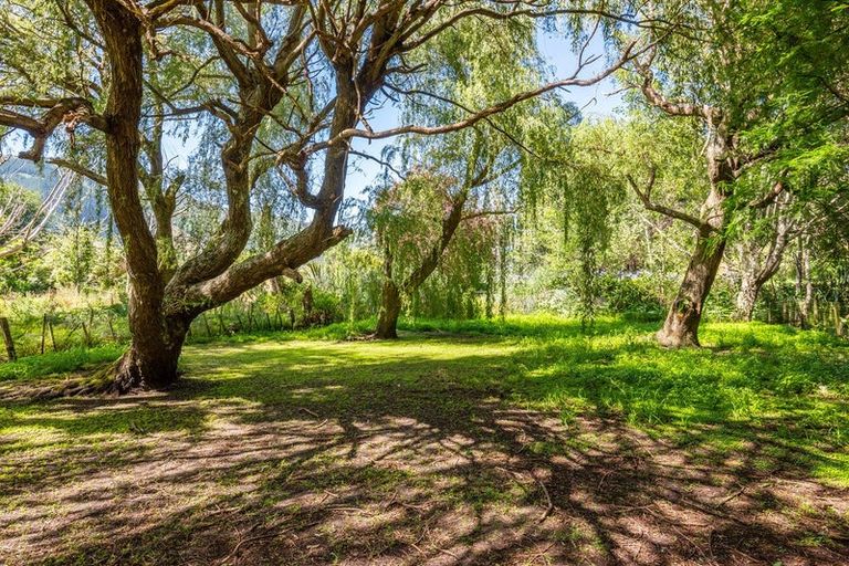 Photo of property in 46 Peka Peka Road, Peka Peka, Waikanae, 5391
