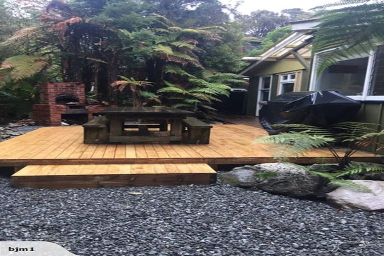 Photo of property in 41 Lake View Terrace, Moana, 7875