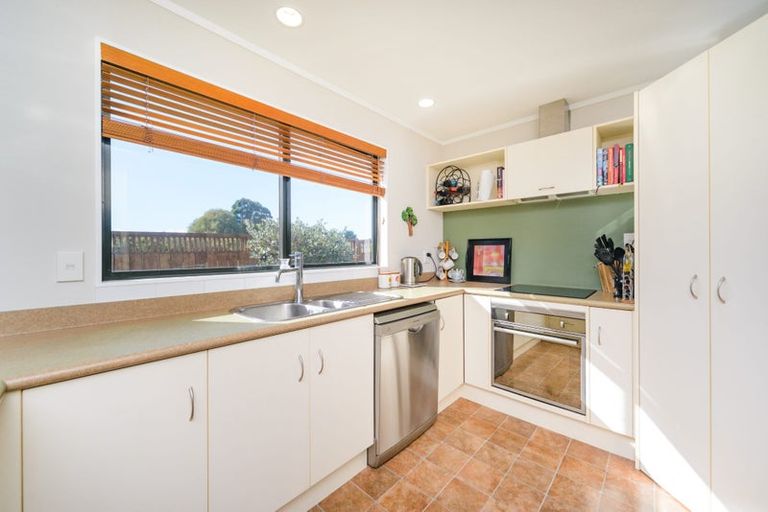 Photo of property in 39 Logan Way, Kelvin Grove, Palmerston North, 4414