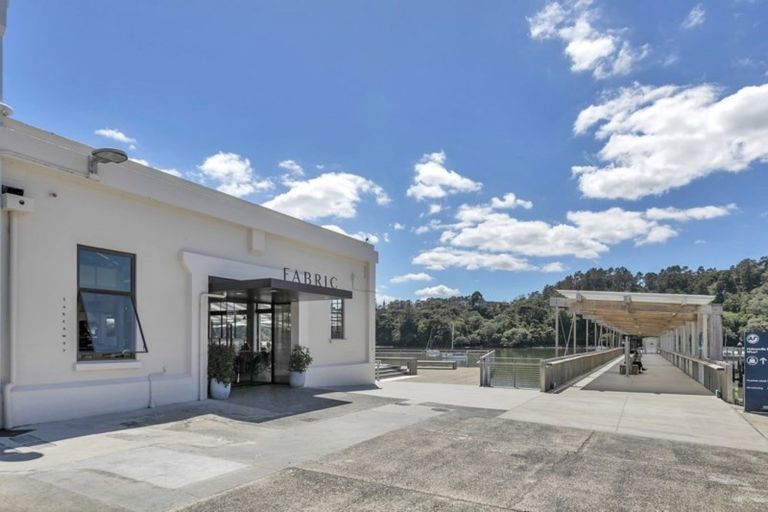 Photo of property in 5 Touhou Road, Hobsonville, Auckland, 0618