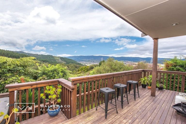 Photo of property in 29 Mcewen Crescent, Riverstone Terraces, Upper Hutt, 5018