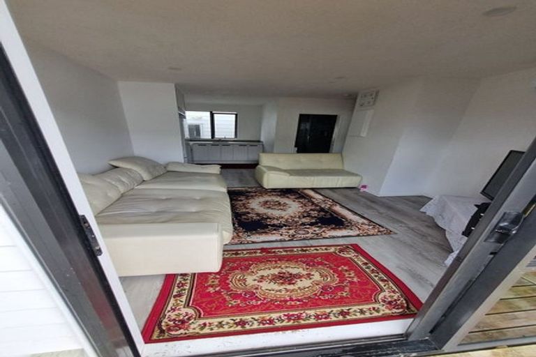 Photo of property in 2 Arnhem Place, Pukekohe, 2120