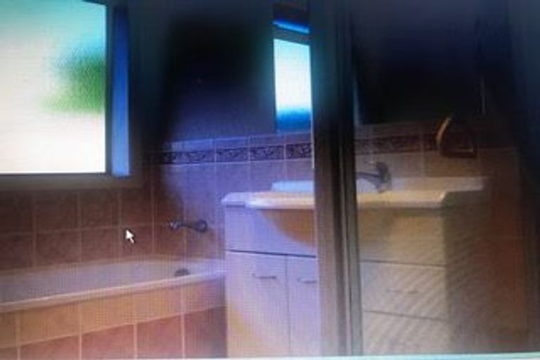 Photo of property in 6 Ballydonegan Rise, East Tamaki, Auckland, 2013