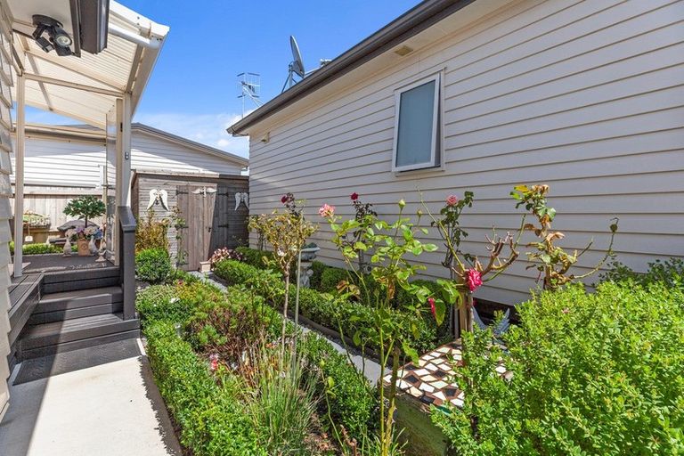 Photo of property in 11 Kamahi Crescent, Papamoa Beach, Papamoa, 3118