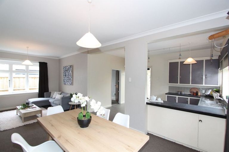 Photo of property in 52 Bowhill Road, New Brighton, Christchurch, 8083