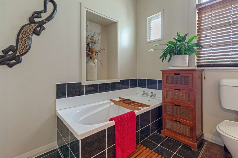 Photo of property in 16 Avon Street, Rongotea, 4476