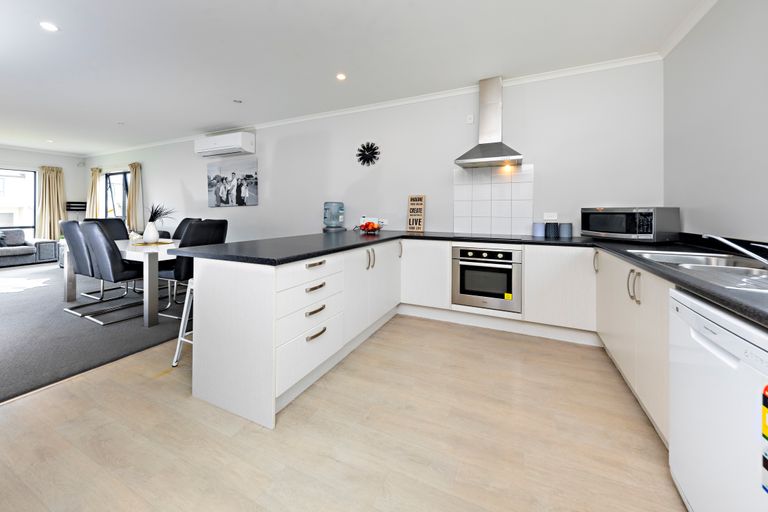 Photo of property in 6 Kohi Kai Place, Weymouth, Auckland, 2103