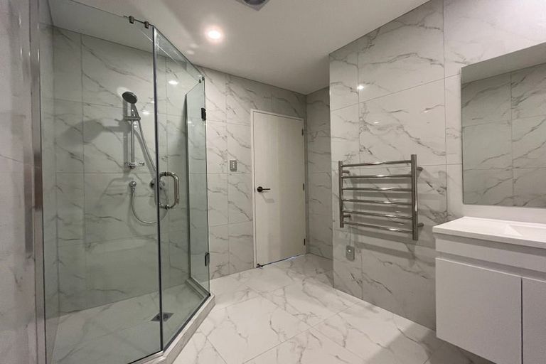 Photo of property in 18d Sunnybrae Road, Hillcrest, Auckland, 0627