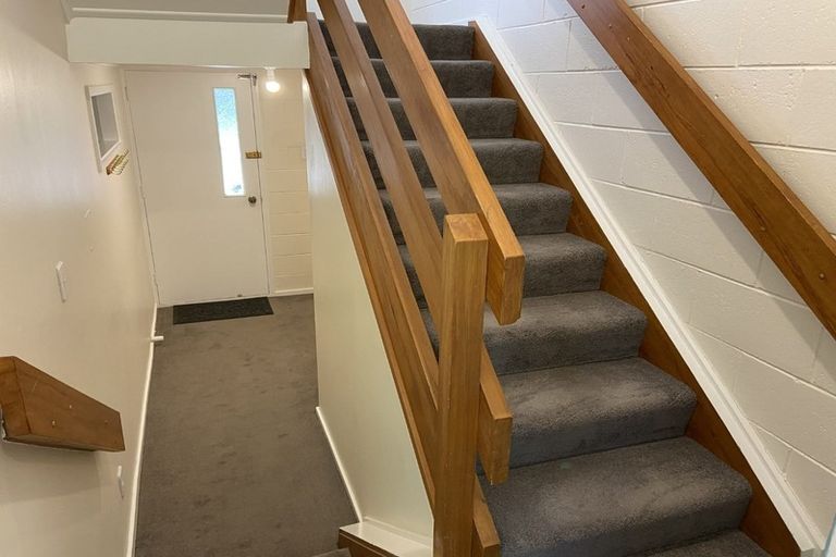 Photo of property in 4/23 Collins Avenue, Tawa, Wellington, 5028