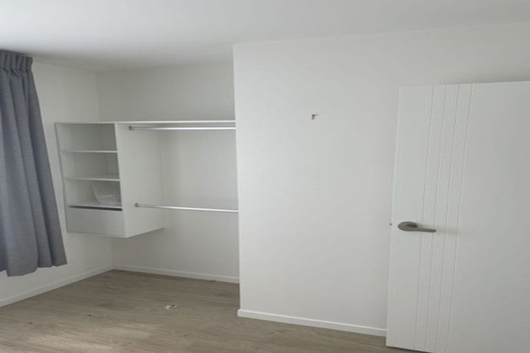 Photo of property in 8/14 Kerswill Place, Pakuranga, Auckland, 2010