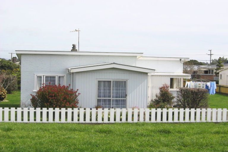 Photo of property in 71 Seymour Street, Waitara, 4320