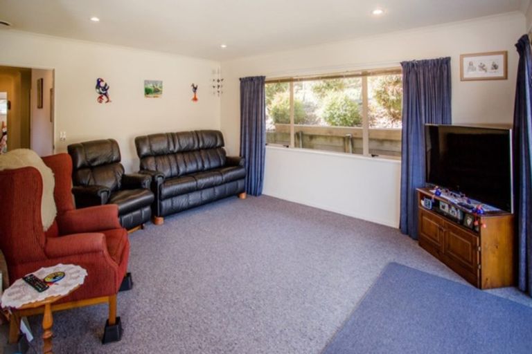 Photo of property in 6 Cabernet Close, Paraparaumu, 5032