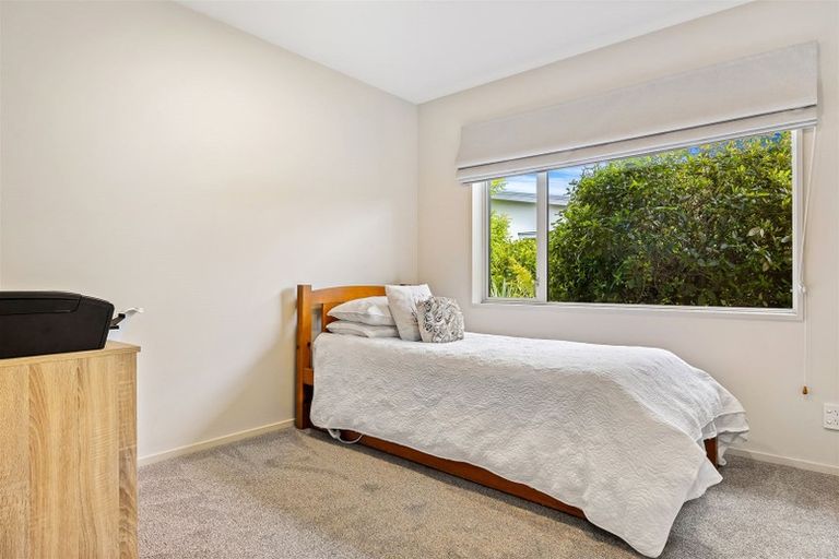 Photo of property in 17 Riverwood Boulevard, Redwood, Christchurch, 8051