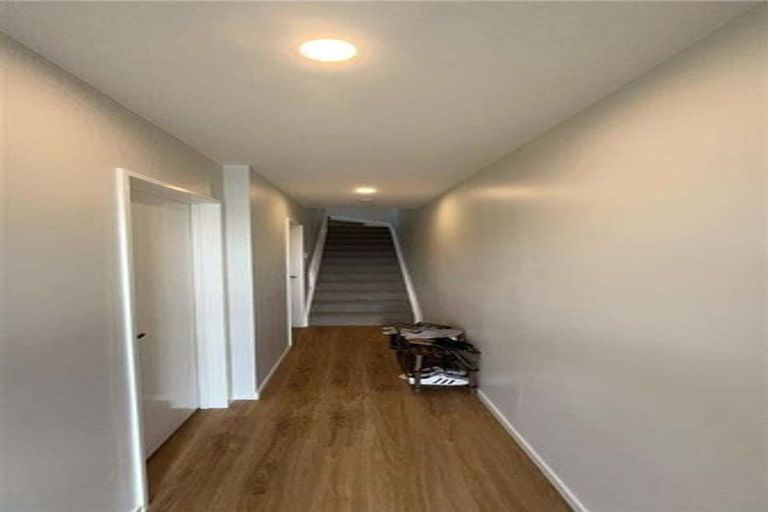 Photo of property in 5a Colin Chester Drive, Silverdale, 0932