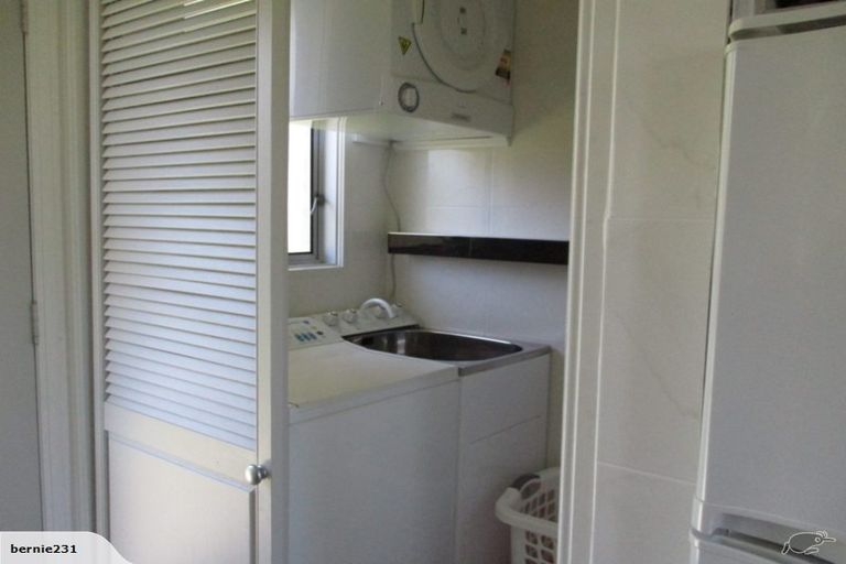 Photo of property in 2/10 Raewyn Place, Pakuranga, Auckland, 2010