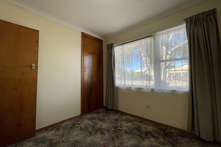 Photo of property in 87 Featherston Street, Takaro, Palmerston North, 4412