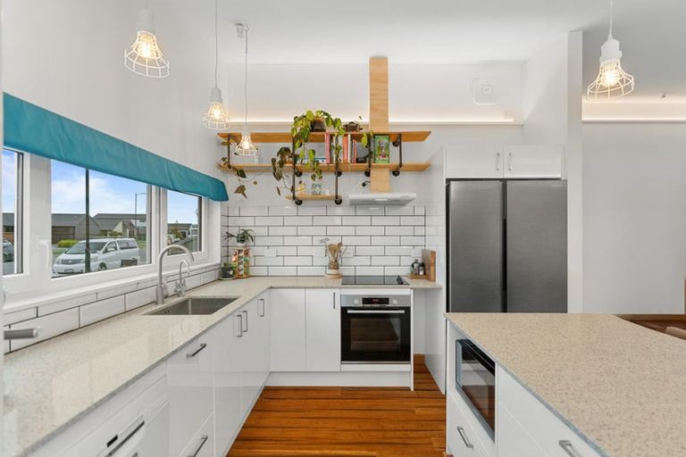 Photo of property in 28 Collier Drive, Halswell, 8025