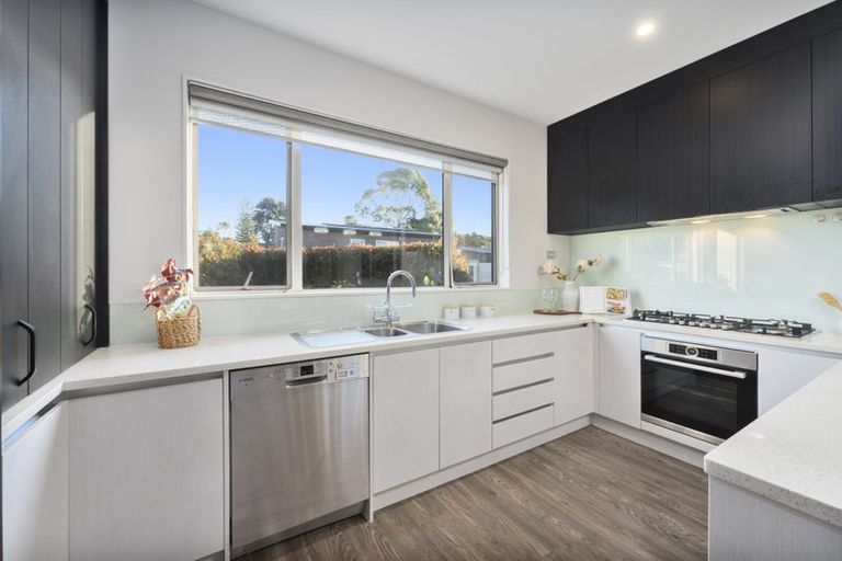 Photo of property in 22 Sunshine Boulevard, Sunnyvale, Auckland, 0612