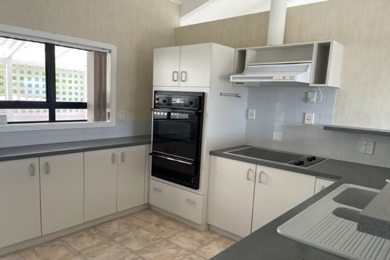 Photo of property in 15 Tamatea Drive, Snells Beach, 0920