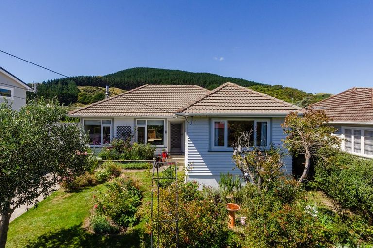 Photo of property in 18 Coates Street, Tawa, Wellington, 5028