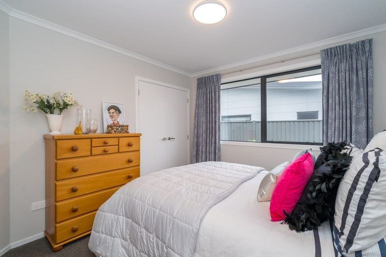 Photo of property in 13 Smiley Place, Mosgiel, 9024