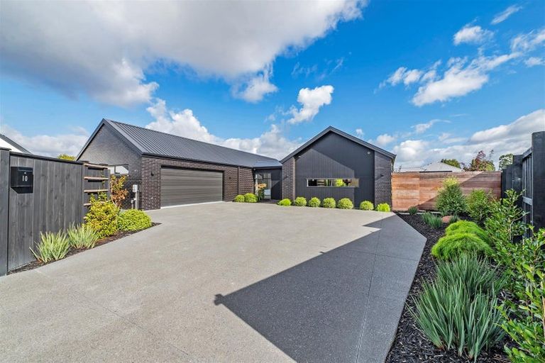 Photo of property in 10 Kinnerton Lane, Casebrook, Christchurch, 8051