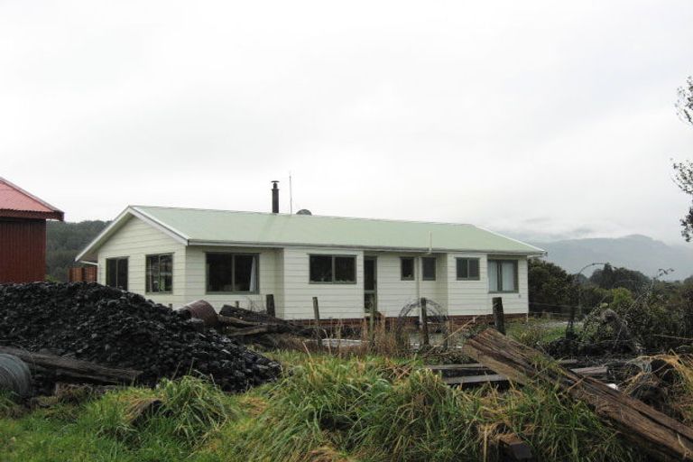 Photo of property in 25 Taupo Terrace, Dobson, Greymouth, 7805