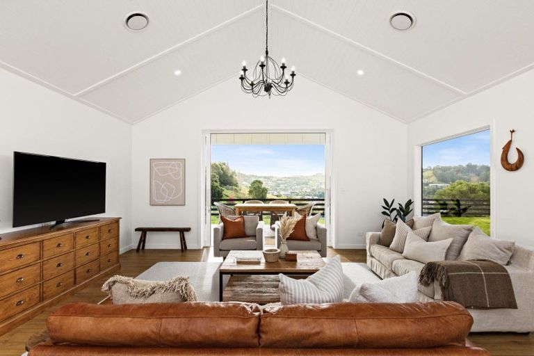 Photo of property in 5 Te Roera Drive, Taradale, Napier, 4112