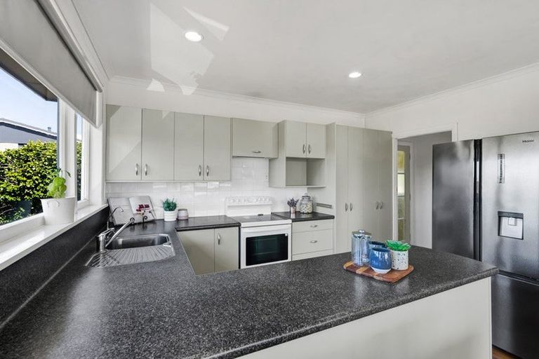 Photo of property in 1 Fairfax Terrace, Frankleigh Park, New Plymouth, 4310