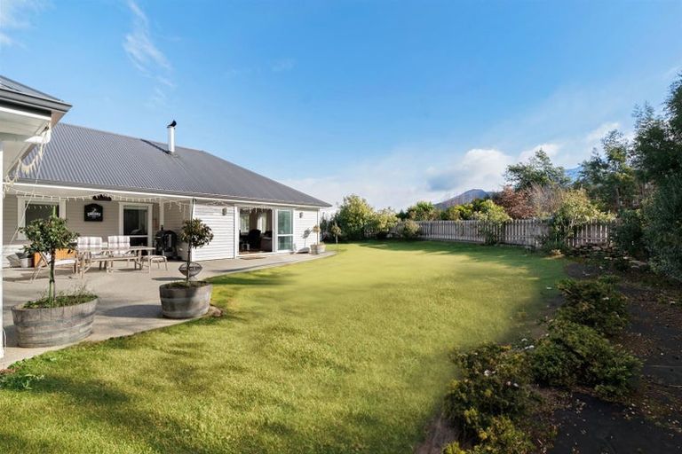 Photo of property in 22 Charles Court, Lake Hawea, Wanaka, 9382