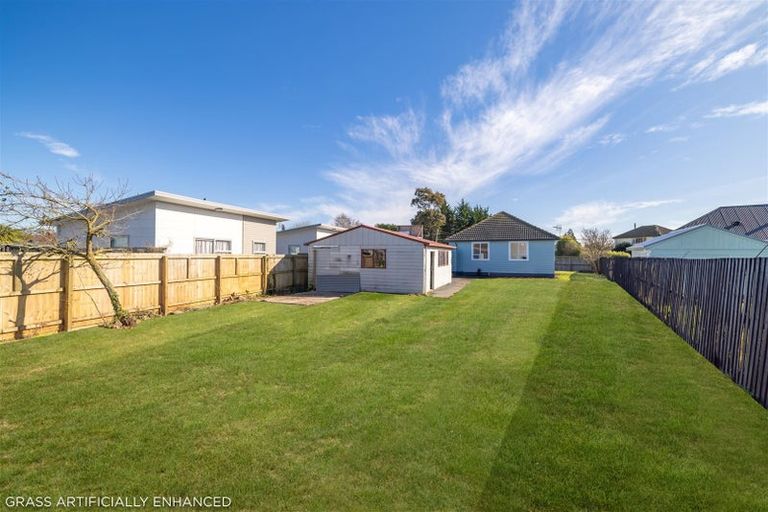 Photo of property in 14 Rowcliffe Crescent, Avonside, Christchurch, 8061