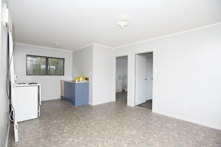 Photo of property in 5 Harbour Endowment Road, South Hillend, Winton, 9783