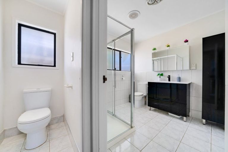 Photo of property in 36 Eugenia Rise, Totara Heights, Auckland, 2105