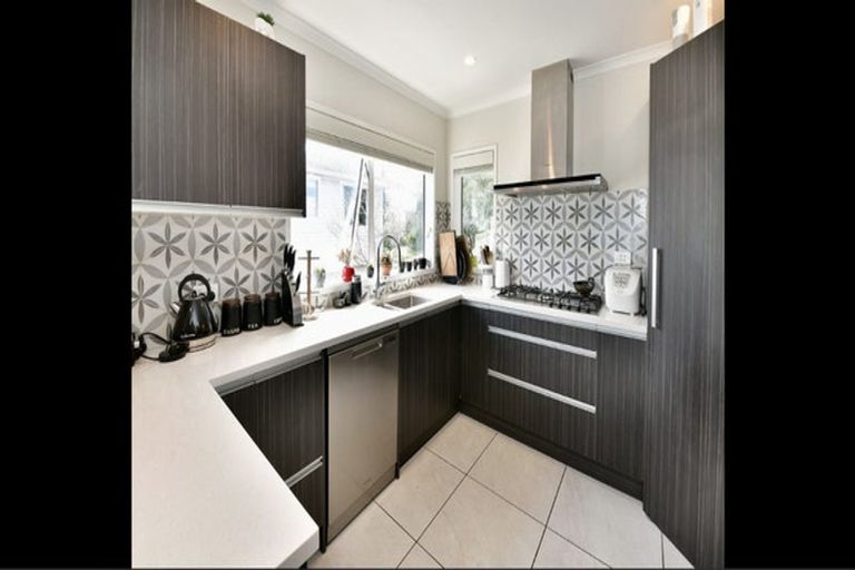 Photo of property in 780 East Coast Road, Oteha, Auckland, 0630