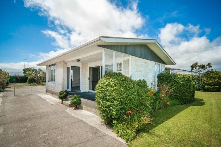 Photo of property in 81 Domett Street, Westport, 7825