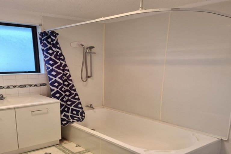 Photo of property in 2/87 Manuroa Road, Takanini, 2112