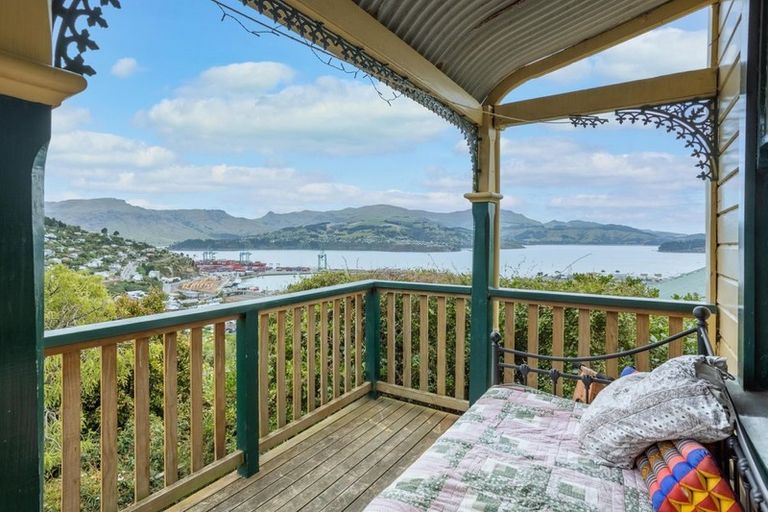 Photo of property in 2 Shackleton Terrace, Lyttelton, 8082