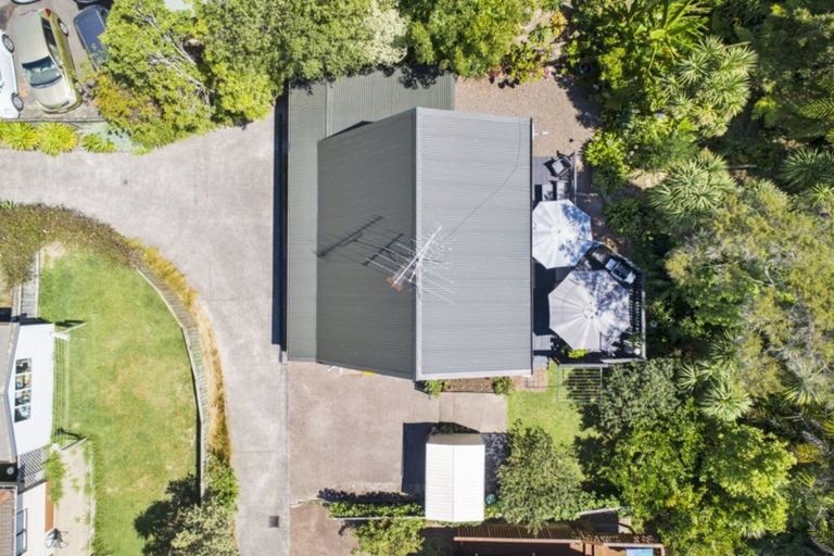 Photo of property in 1/121 Godley Road, Green Bay, Auckland, 0604