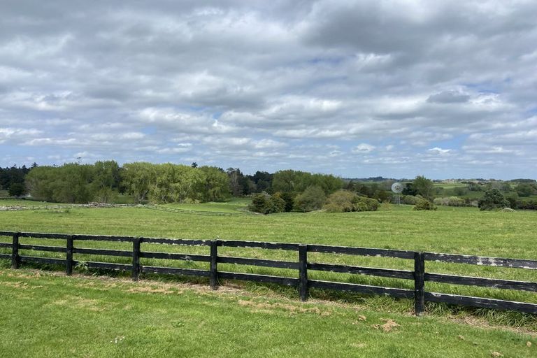 Photo of property in 42 Bream Revel Way, Karaka, Papakura, 2580