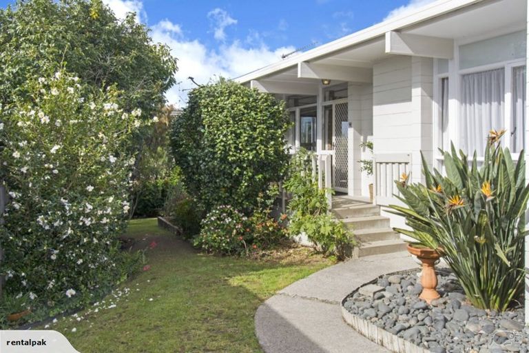 Photo of property in 15 Megan Avenue, Pakuranga Heights, Auckland, 2010