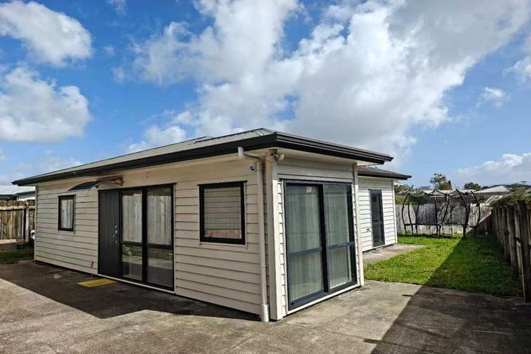 Photo of property in 15 Swan Crescent, Pakuranga, Auckland, 2010