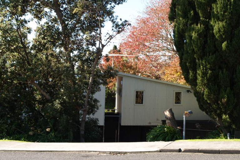 Photo of property in 28 Granger Road, Cockle Bay, Auckland, 2014