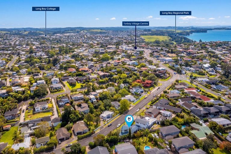 Photo of property in 2/953 Beach Road, Torbay, Auckland, 0630