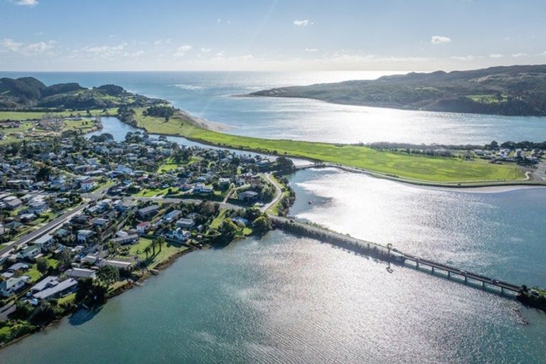 Photo of property in 48 Wainui Road, Raglan, 3225