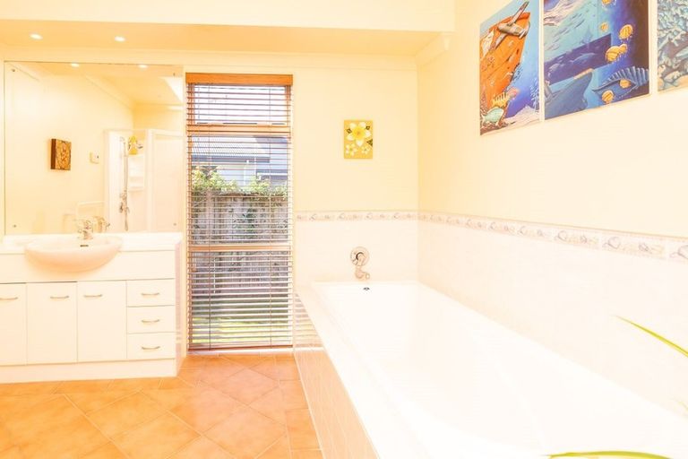 Photo of property in 25 Limousin Place, Grandview Heights, Hamilton, 3200