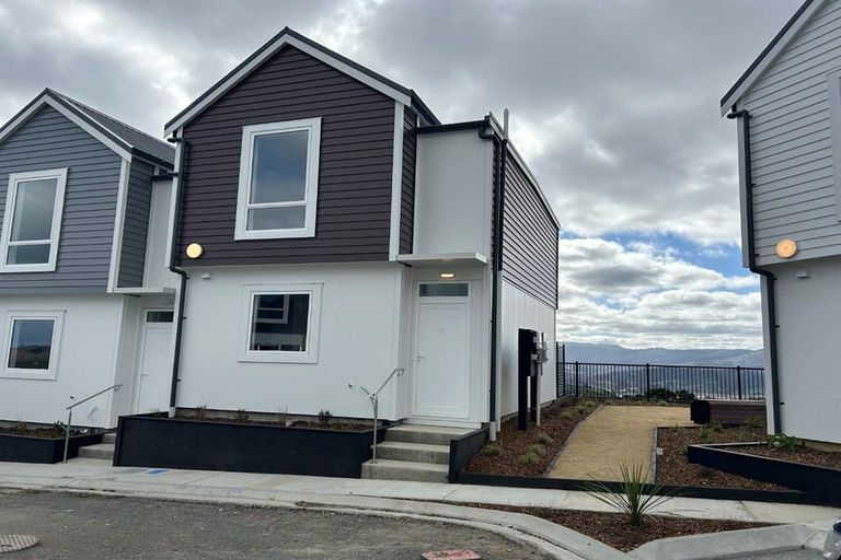 Photo of property in 5/30 Adventure Drive, Whitby, Porirua, 5024