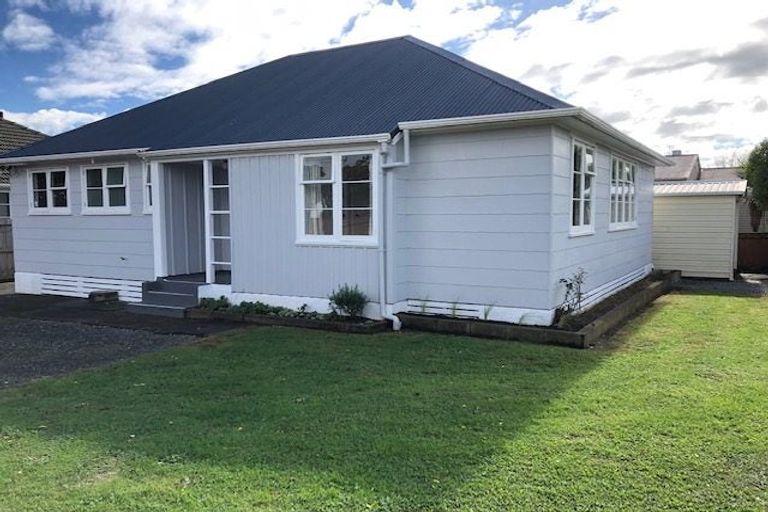 Photo of property in 577 Queen Street East, Levin, 5510